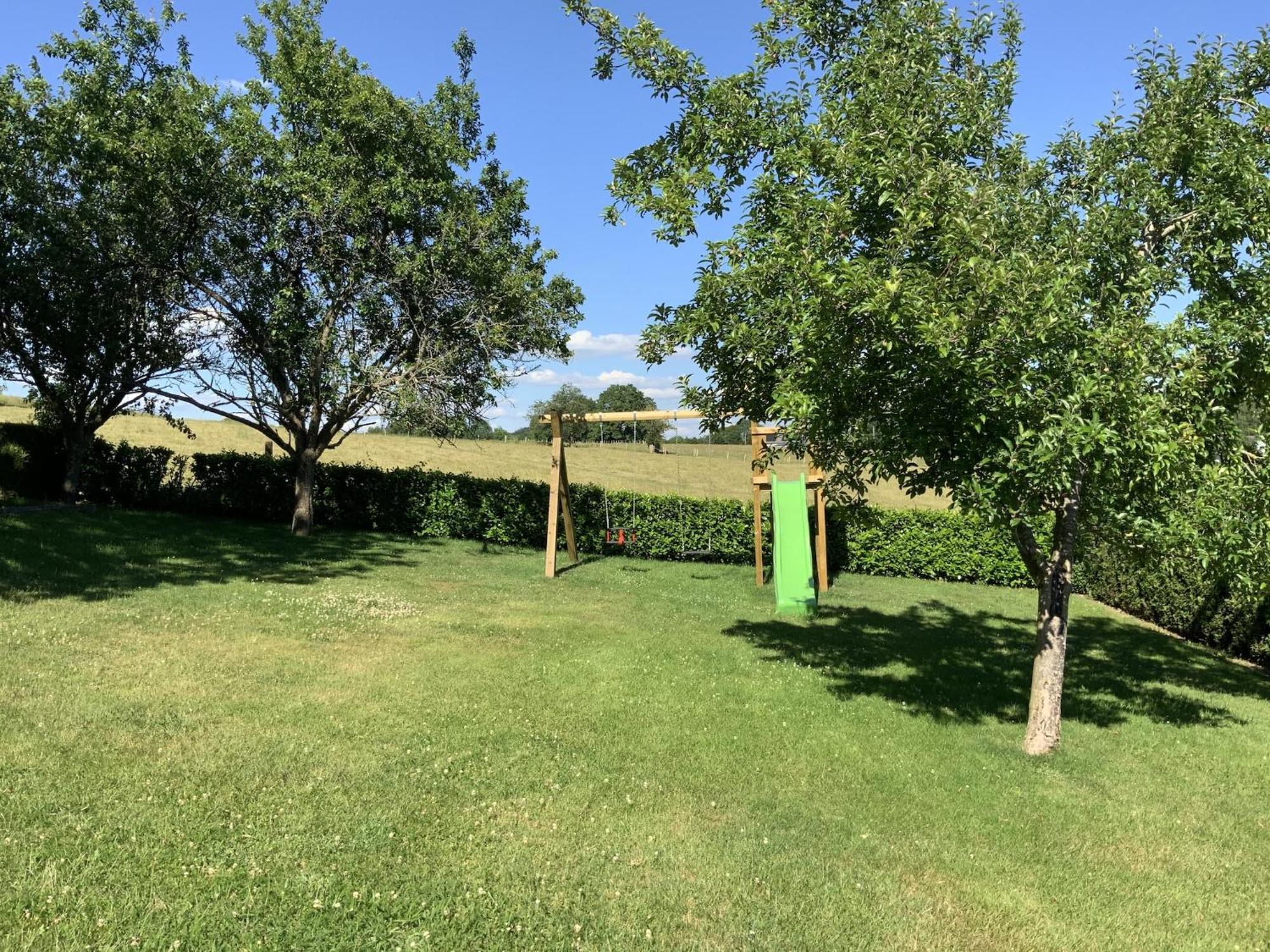 Contemporary Holiday Home In Houffalize With Private Garden Eksteriør billede